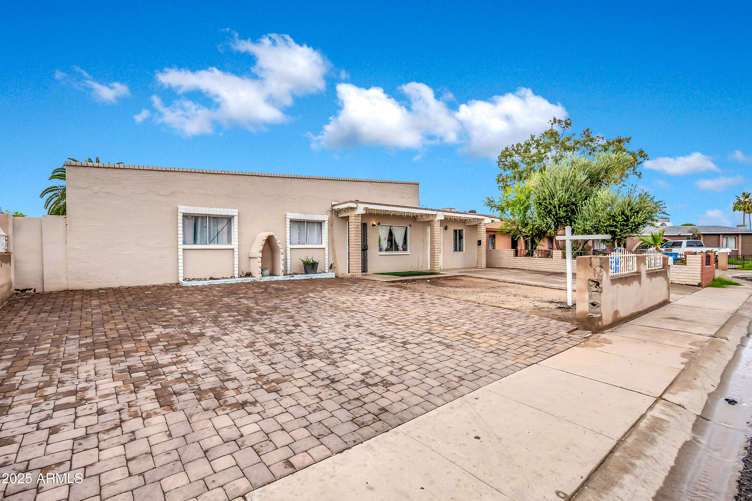 1627 West Maldonado Road Phoenix, AZ 85041 - Photo 2 of 30 1627 W Maldonado Rd-2