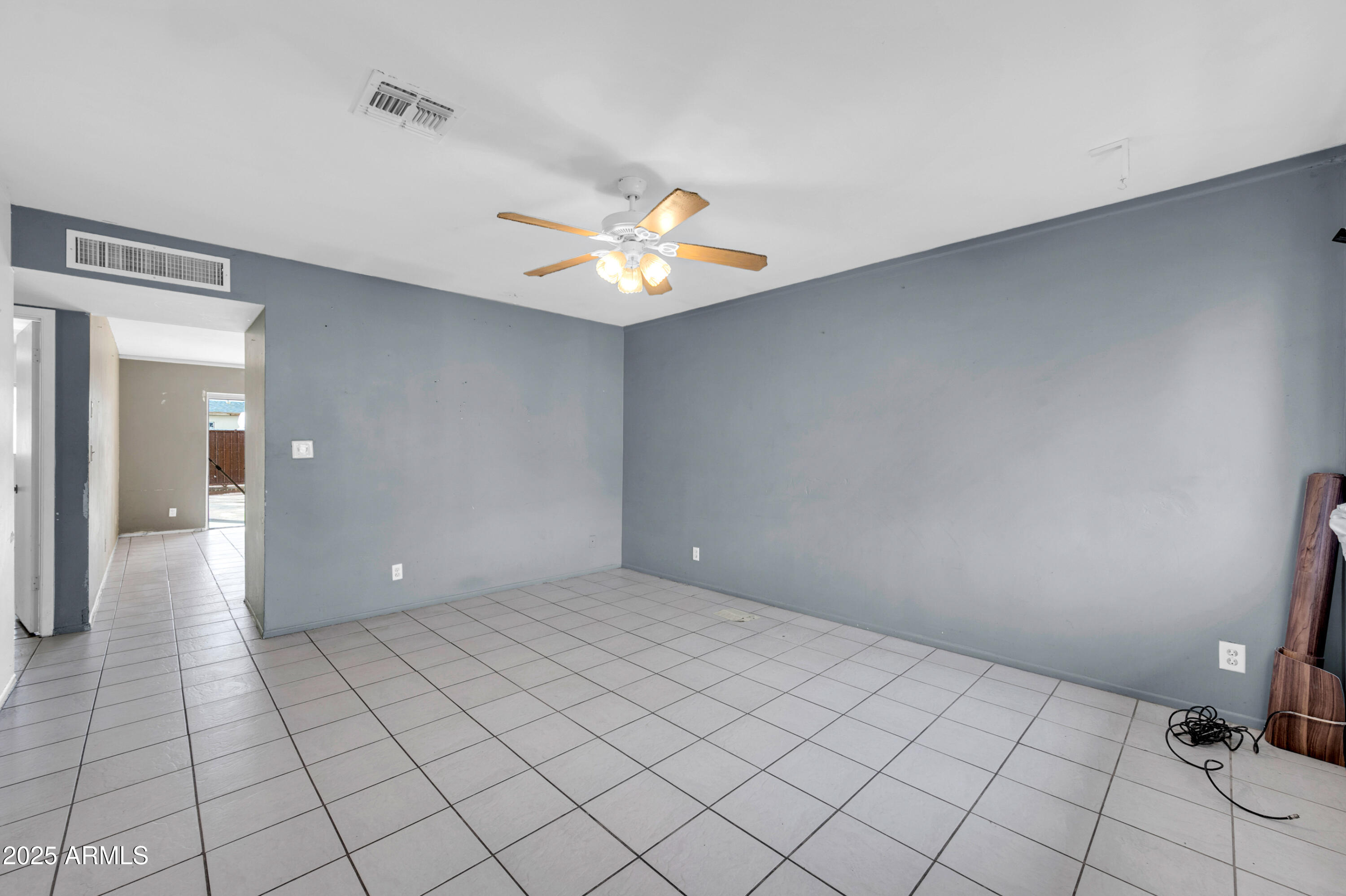 1627 West Maldonado Road Phoenix, AZ 85041 - Photo 5 of 30 1627 W Maldonado Rd-5