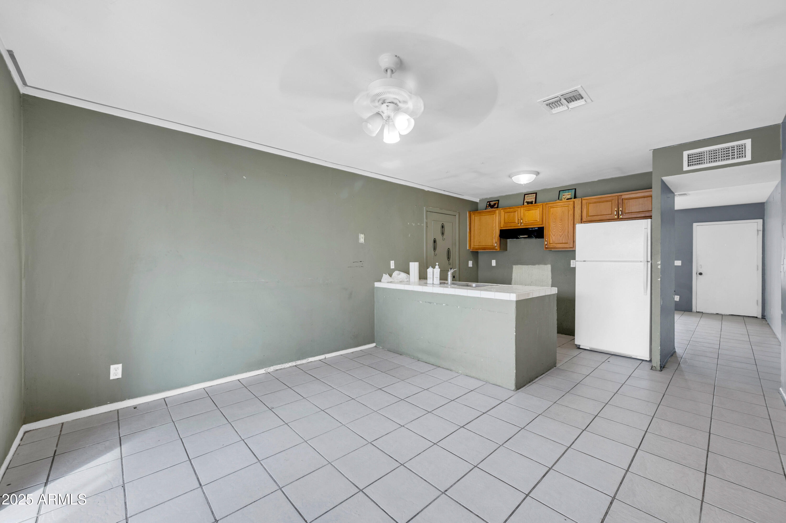 1627 West Maldonado Road Phoenix, AZ 85041 - Photo 6 of 30 1627 W Maldonado Rd-8