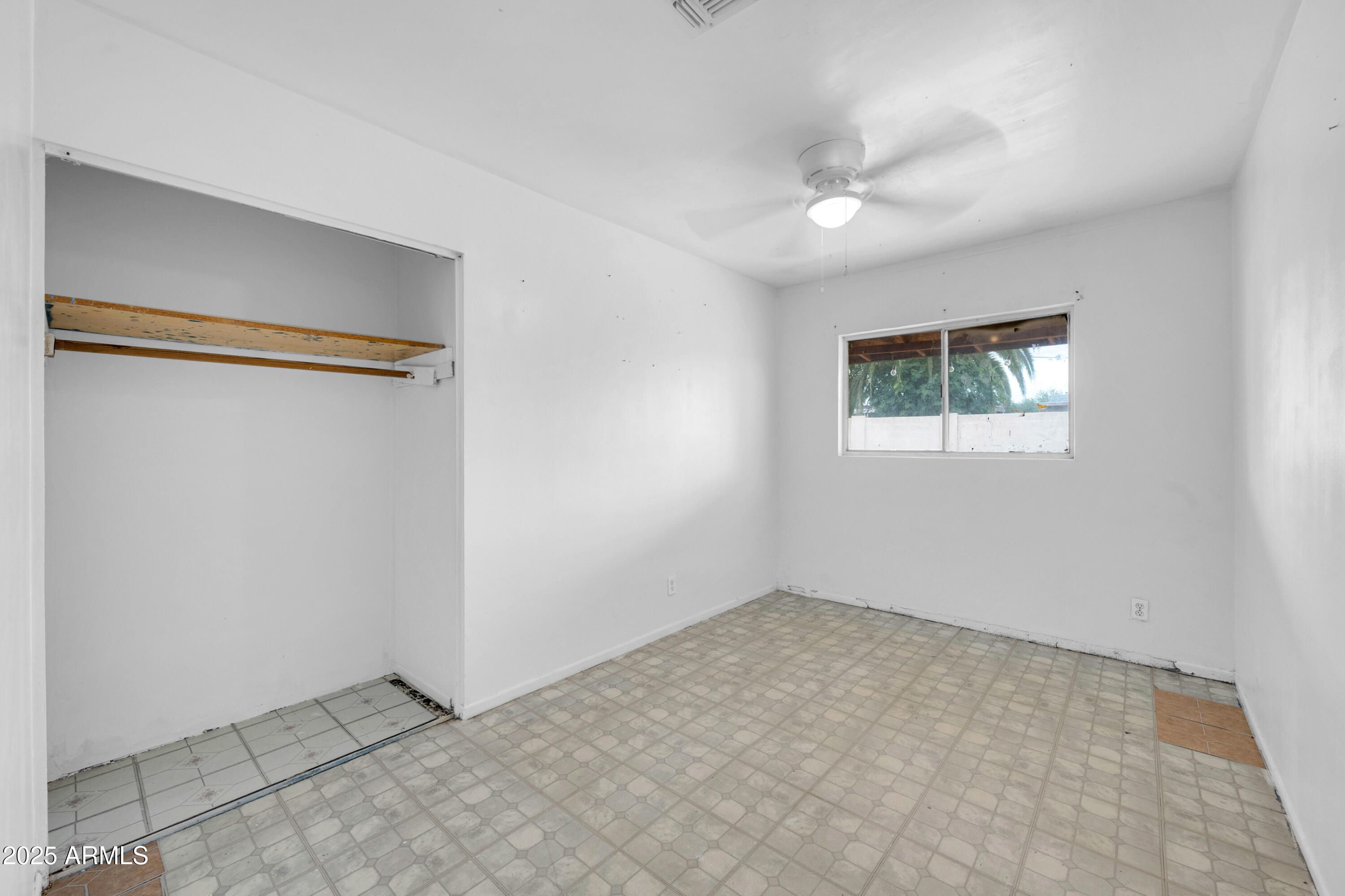 1627 West Maldonado Road Phoenix, AZ 85041 - Photo 9 of 30 1627 W Maldonado Rd-33