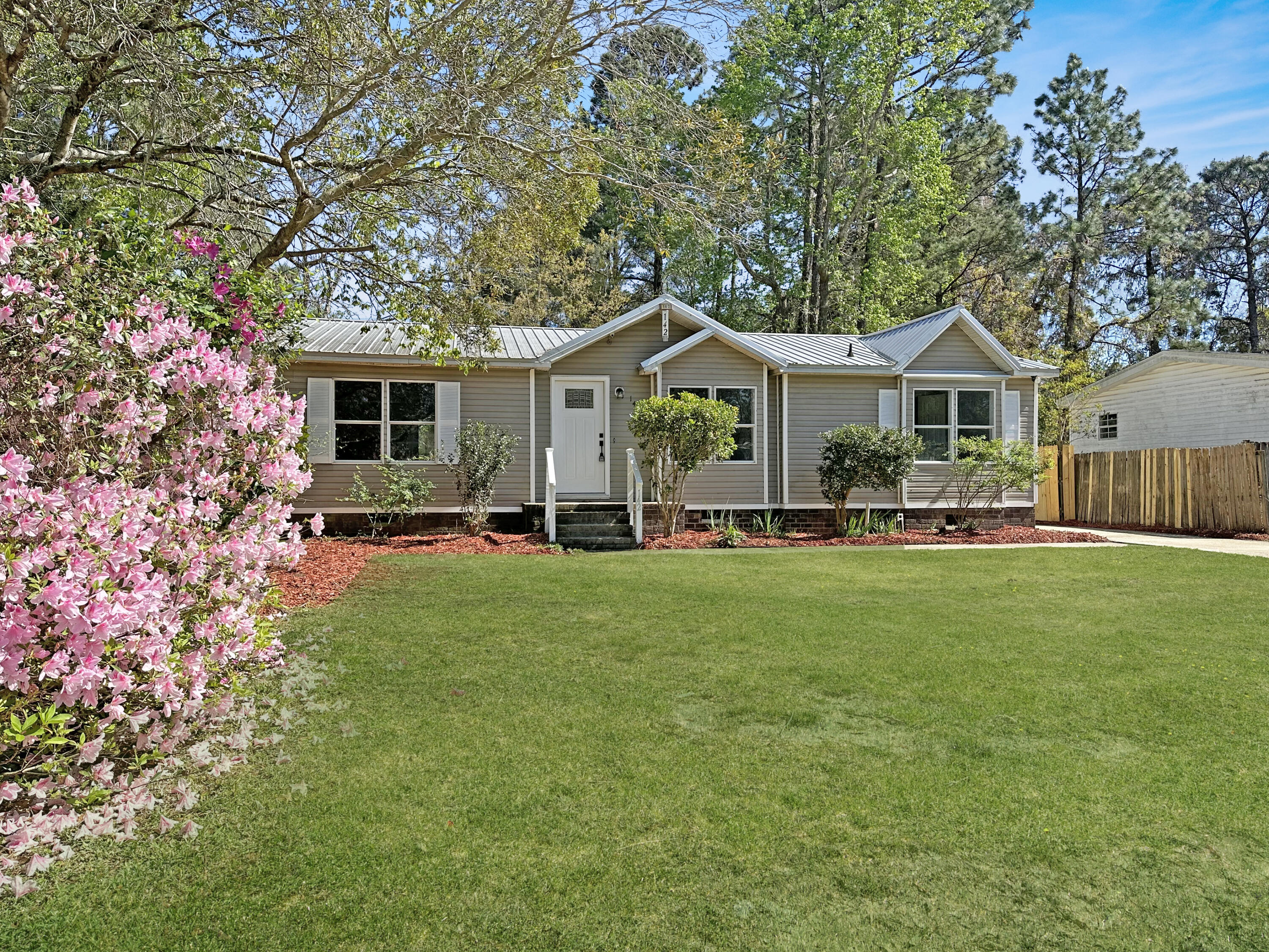 142 Grapevine Road Summerville, SC 29483 - Photo 2 of 17 2