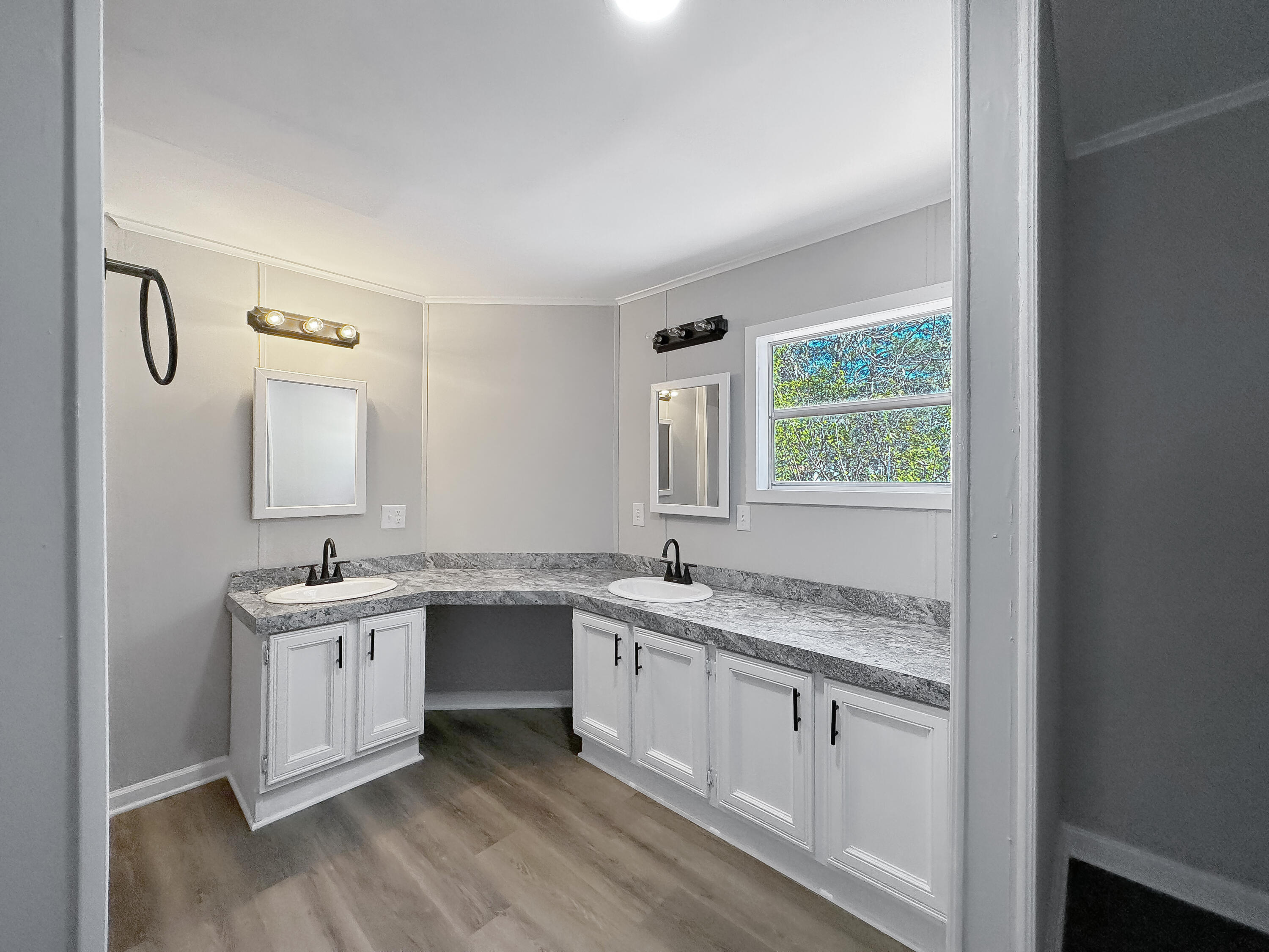 142 Grapevine Road Summerville, SC 29483 - Photo 9 of 17 8