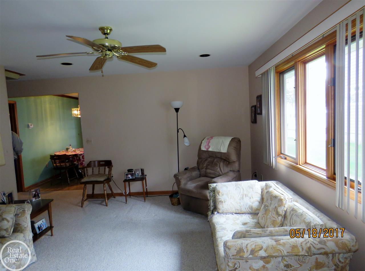 8175 Lakeshore Road Lexington, MI 48450 - Photo 5 of 70 31320267-4.JPG