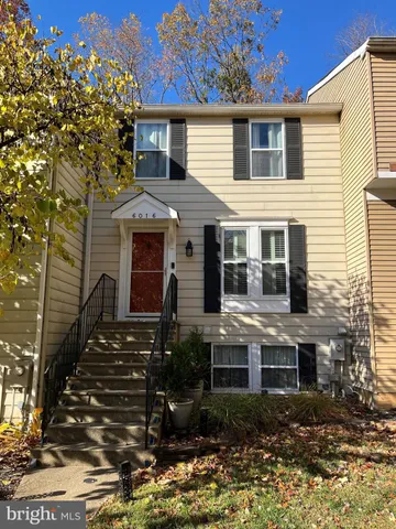 a front view of house with yard