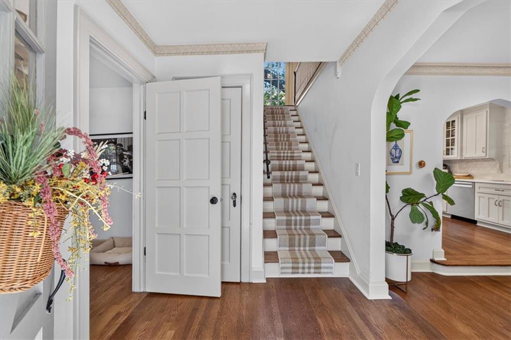 6848 Edgevale Road Kansas City, MO 64113 - Photo 3 of 36 Gallery Image 3