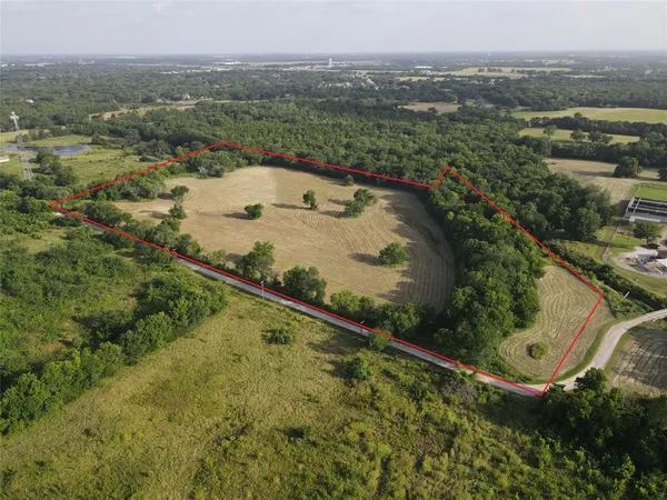 $400,000 | Seven Seven Oaks Road, Bonham, TX 75418