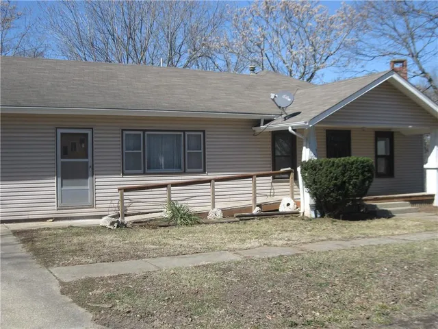 $150,000 | 304 South Cedar Street, Lane, KS 66042