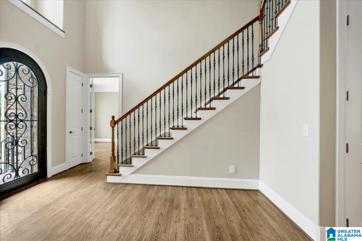 912 Trinity Court Hoover, AL 35242 - Photo 4 of 51