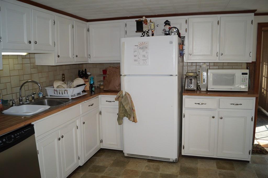 1483 Mammoth Road Dracut, MA 01826 - Photo 19 of 30 Gallery Image 19