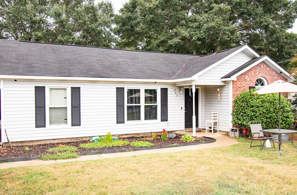242 Lee Road Phenix City, AL 36870 - Photo 2 of 16 Gallery Image 2