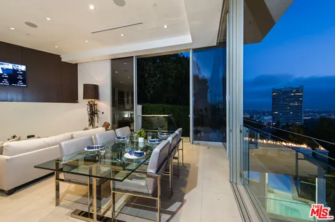 $6,500,000 | 9274 Sierra Mar Drive, Los Angeles, CA 90069