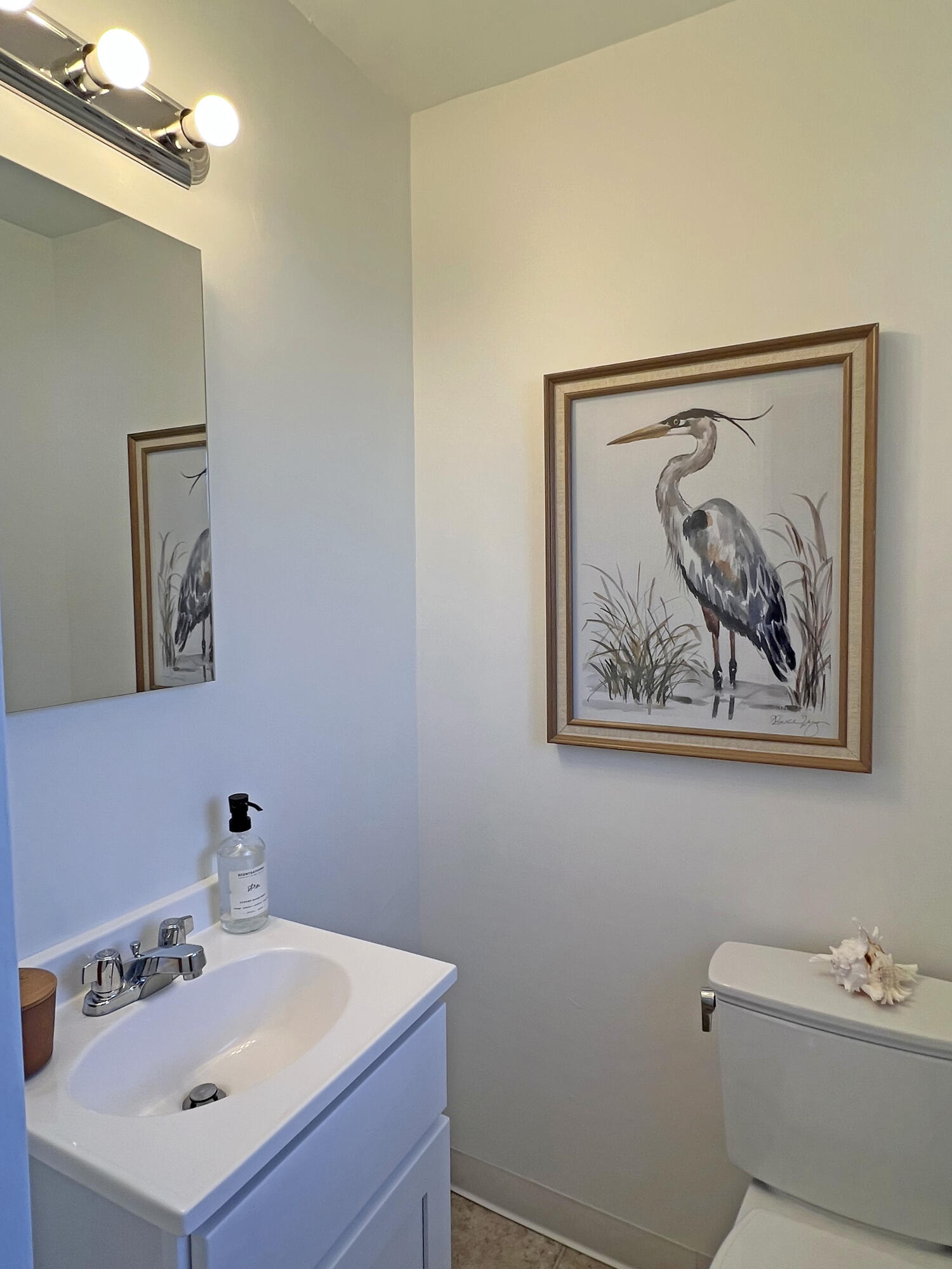 448 Fellowship Road Santa Barbara, CA 93109 - Photo 10 of 33 Half Bath
