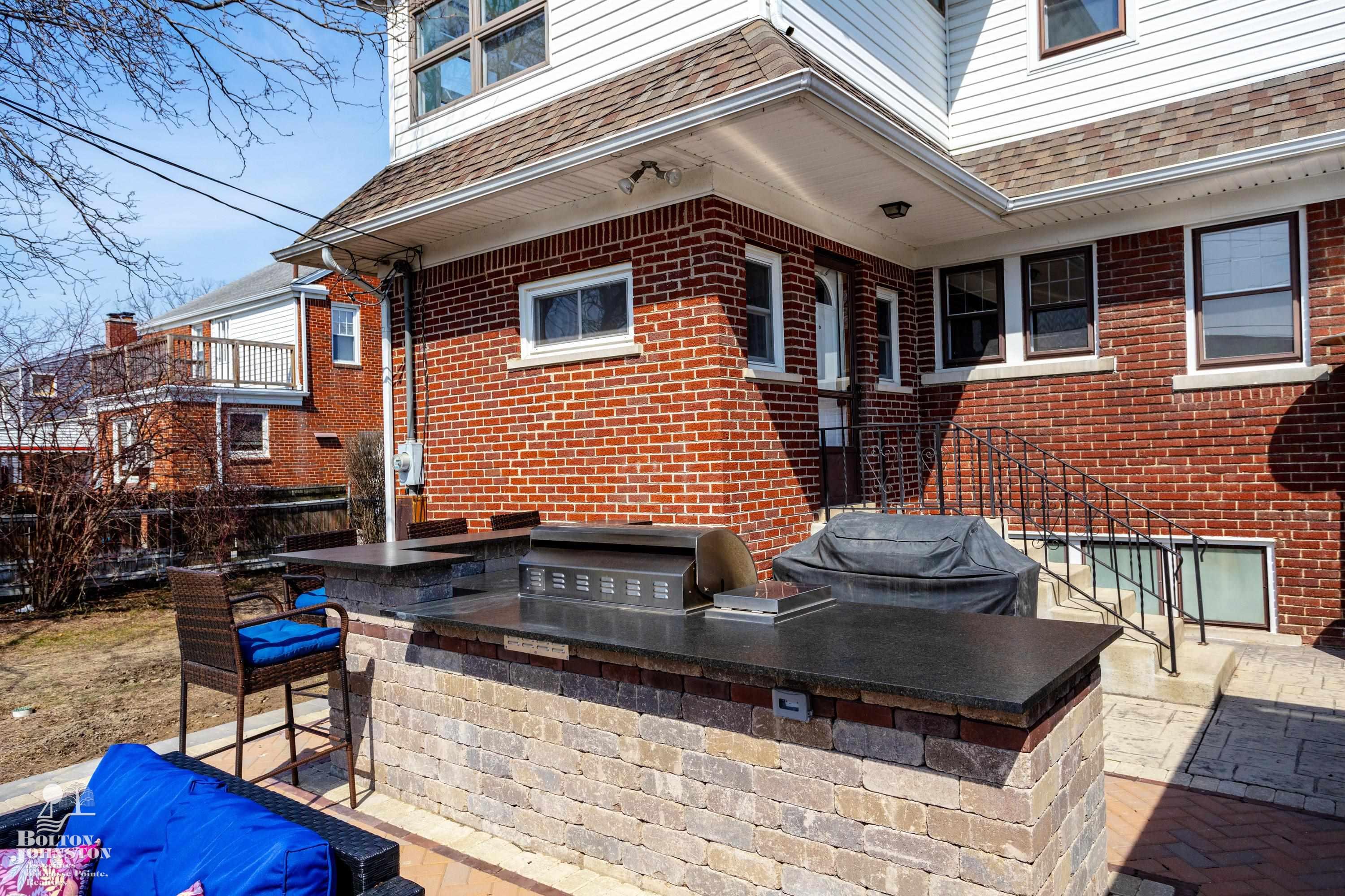 1497 Hawthorne Road Grosse Pointe Woods, MI 48236 - Photo 5 of 52
