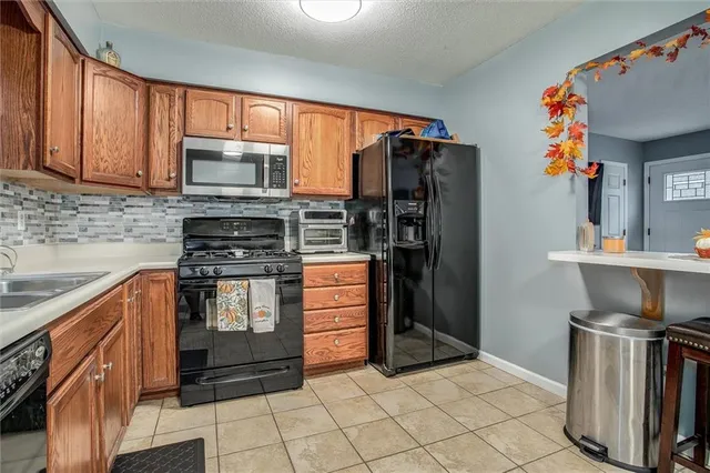 $269,900 | 508 Northeast Richardson Place, Lee's Summit, MO 64086