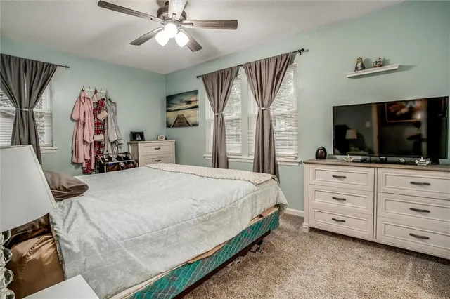 $269,900 | 508 Northeast Richardson Place, Lee's Summit, MO 64086