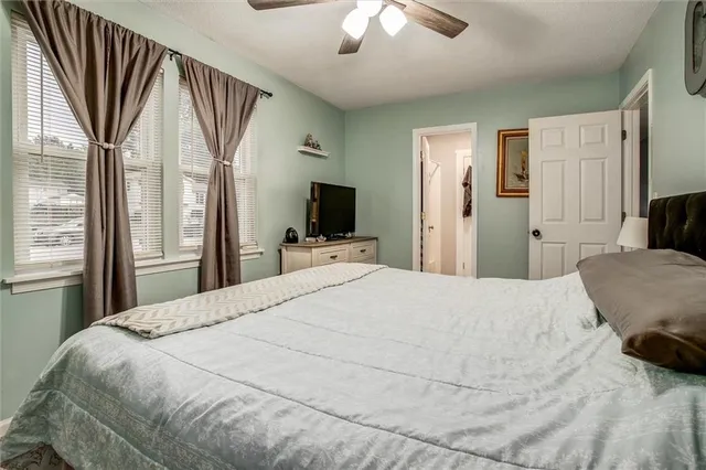 $269,900 | 508 Northeast Richardson Place, Lee's Summit, MO 64086