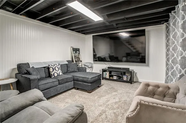 $269,900 | 508 Northeast Richardson Place, Lee's Summit, MO 64086