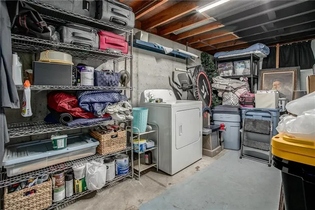 $269,900 | 508 Northeast Richardson Place, Lee's Summit, MO 64086