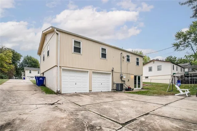 $269,900 | 508 Northeast Richardson Place, Lee's Summit, MO 64086