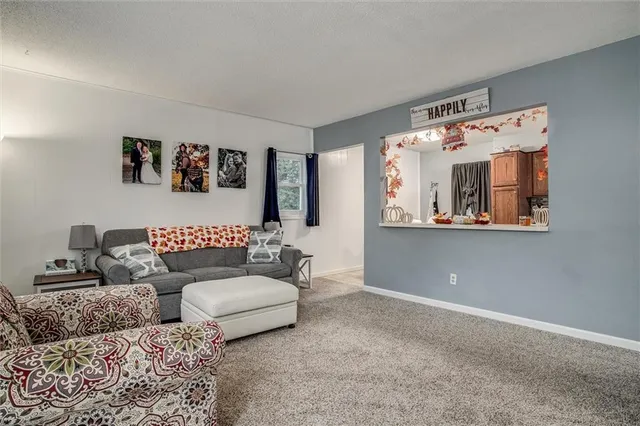 $269,900 | 508 Northeast Richardson Place, Lee's Summit, MO 64086