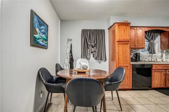 $269,900 | 508 Northeast Richardson Place, Lee's Summit, MO 64086