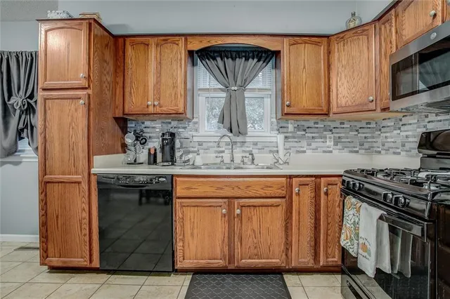 $269,900 | 508 Northeast Richardson Place, Lee's Summit, MO 64086