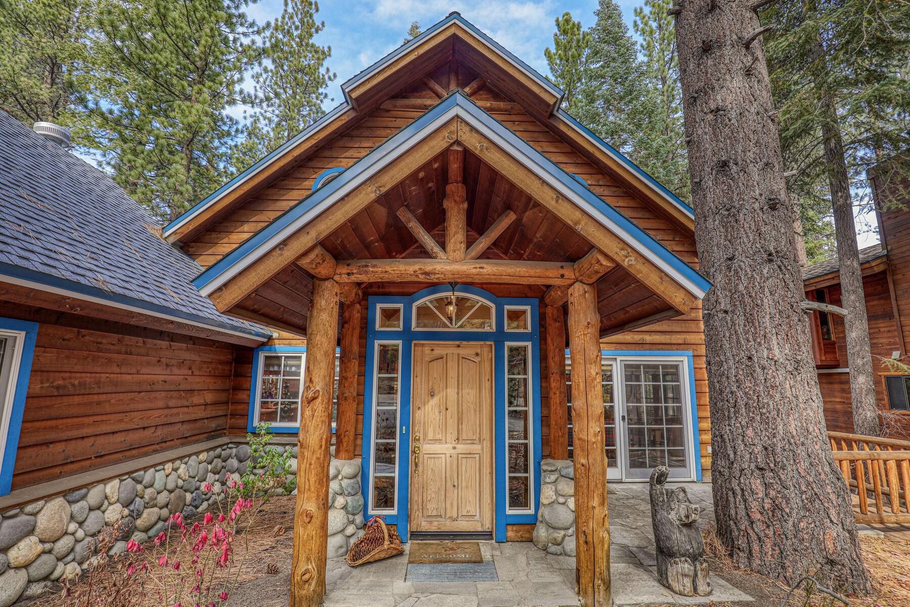 850 Beaver Pond Truckee, CA 96161 - Photo 5 of 21 a front view of a house with garden