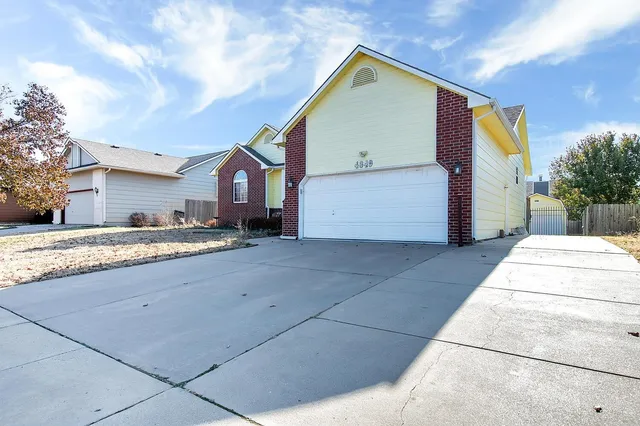 $289,900 | 4849 East 44th Street North, Bel Aire, KS 67220