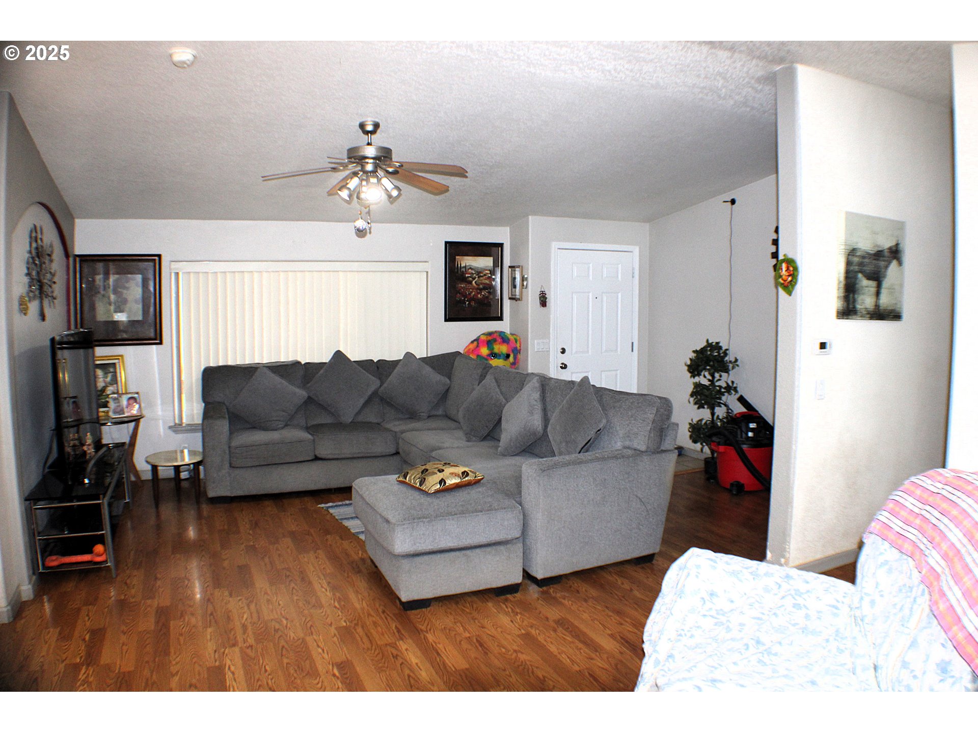 1320 Shoestring Road Riddle, OR 97469 - Photo 7 of 48 a living room with furniture and wooden floor