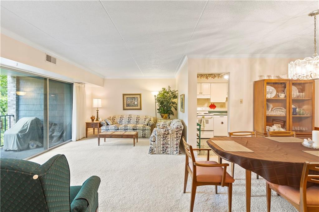 2120 Greentree Road, Unit 408E Pittsburgh, PA 15220 - Photo 4 of 30