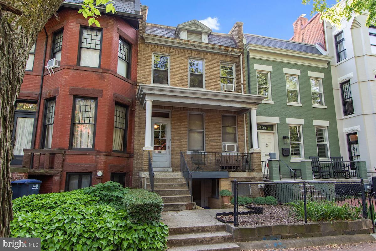 111 Kentucky Avenue Southeast Washington, DC 20003 - Photo 3 of 64