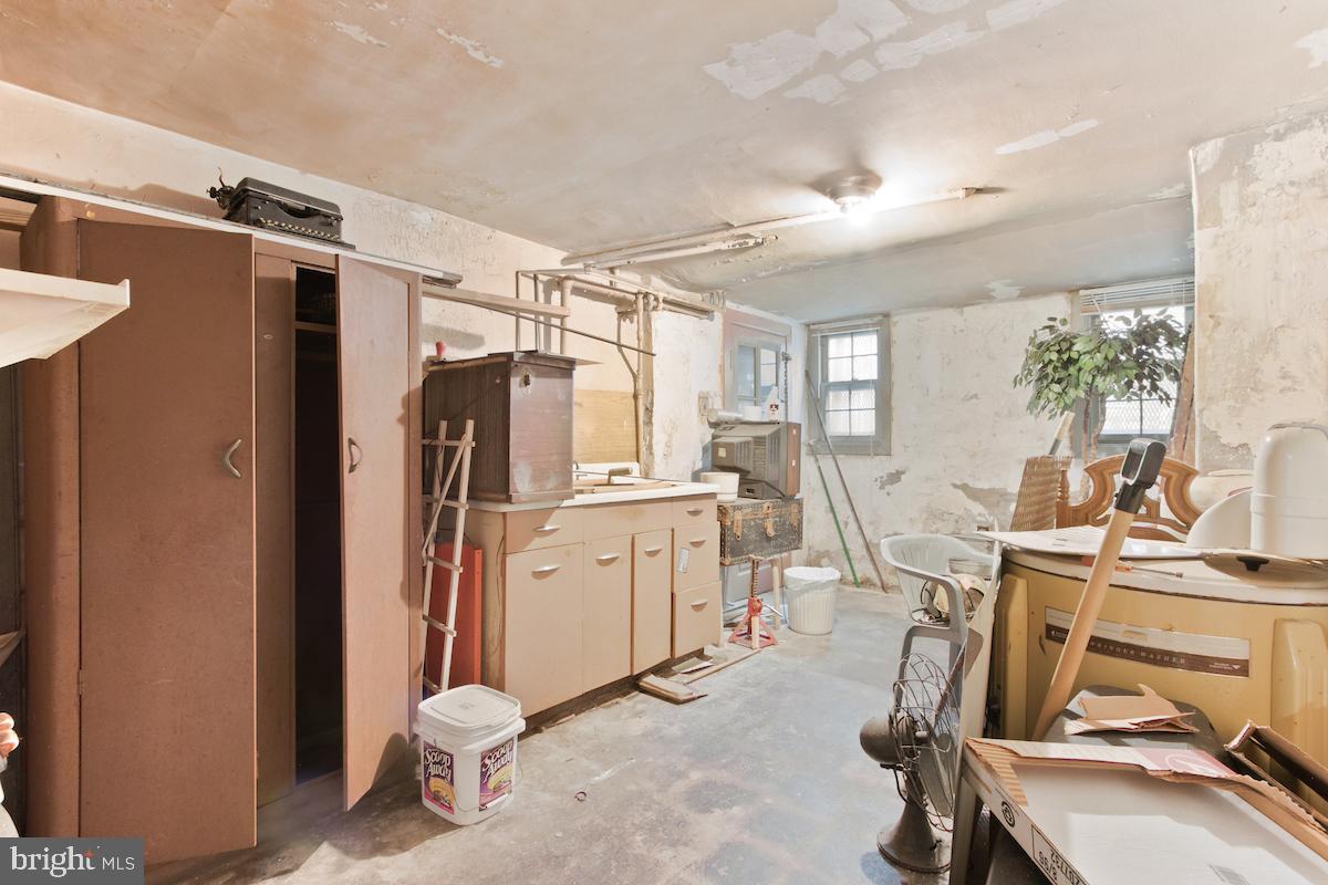 111 Kentucky Avenue Southeast Washington, DC 20003 - Photo 39 of 64