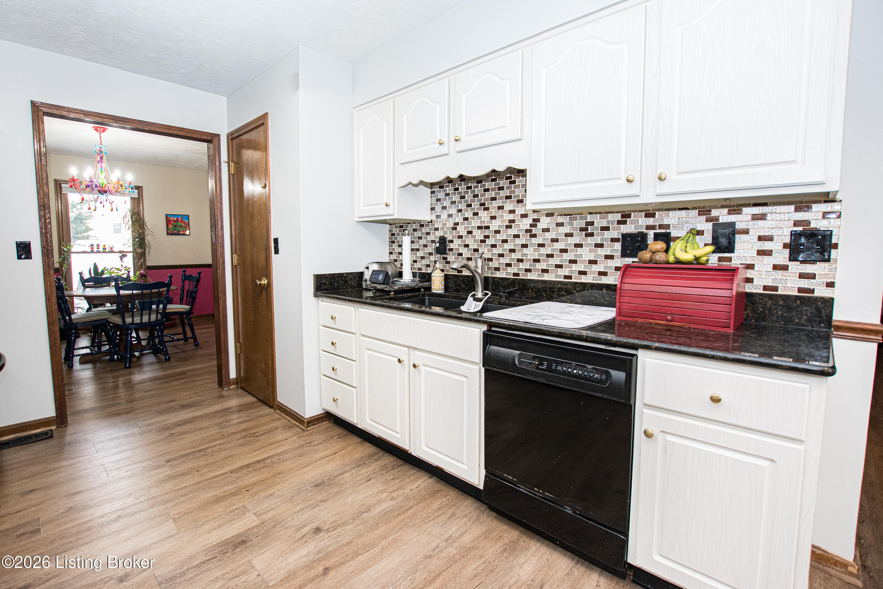 2801 Lexham Road Louisville, KY 40220 - Photo 8 of 42 .