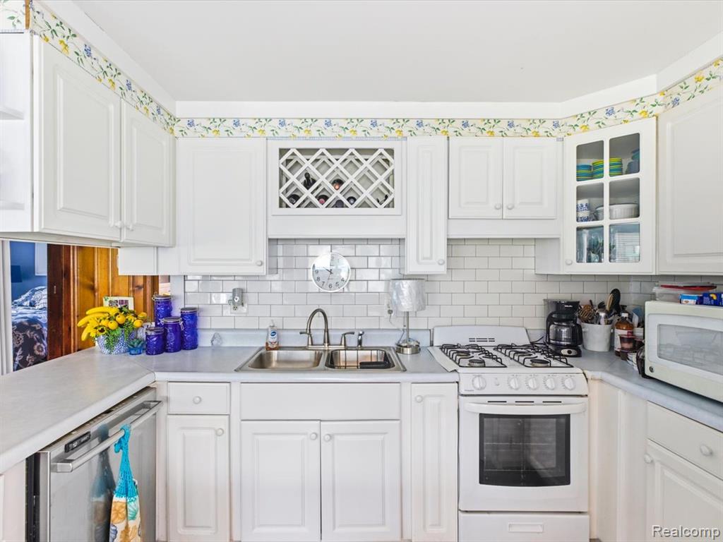 7355 Kilkare Road Lexington, MI 48450 - Photo 12 of 35 Gallery Image 12