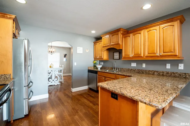 $470,000 | 610 Westminster Drive, Washington, IL 61571