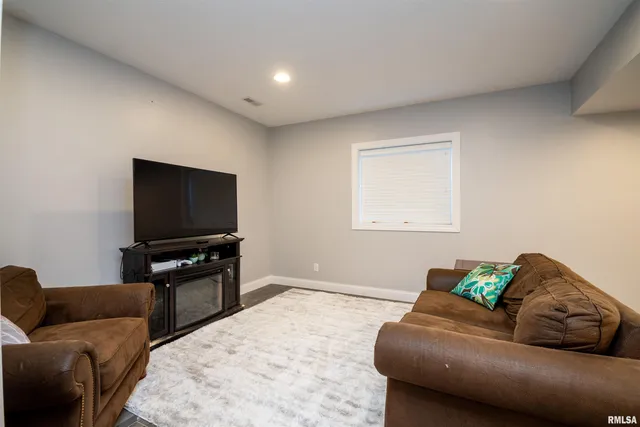 $470,000 | 610 Westminster Drive, Washington, IL 61571