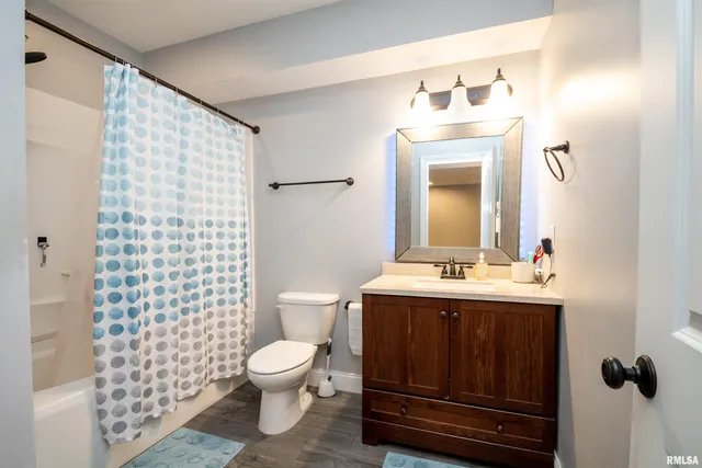 $470,000 | 610 Westminster Drive, Washington, IL 61571