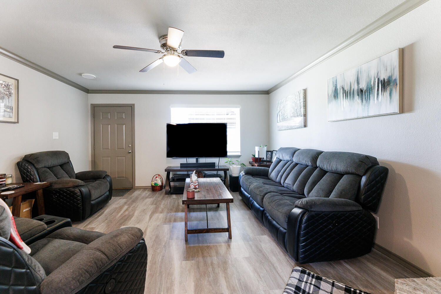 834 9th Street Wolfforth, TX 79382 - Photo 4 of 34 Living Area