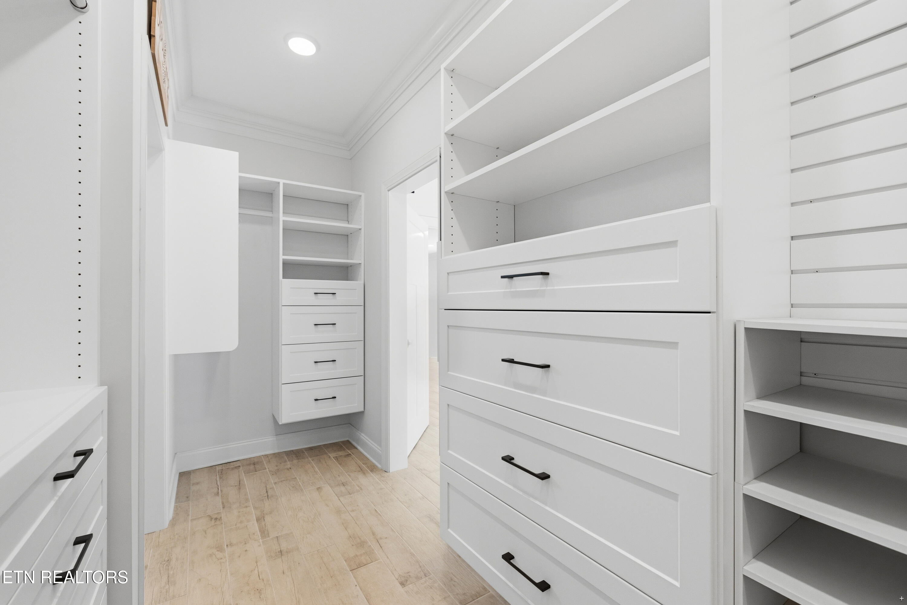 239 Sequoyah Road Andersonville, TN 37705 - Photo 17 of 49 Master Closet