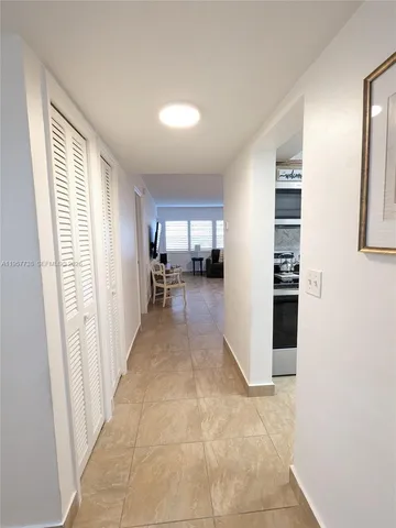 $1,650 | 330 Southeast 2nd Street, Unit 102E, Hallandale Beach, FL 33009