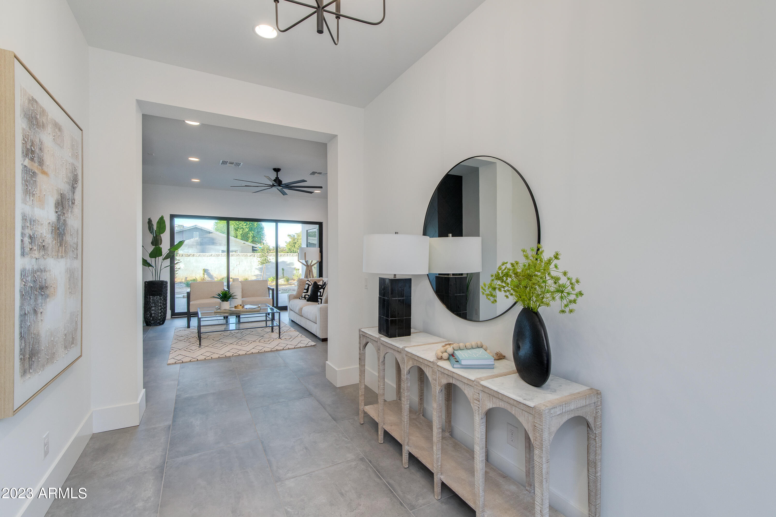 4346 East Cheery Lynn Road Phoenix, AZ 85018 - Photo 4 of 23 25-Cheery Lynn