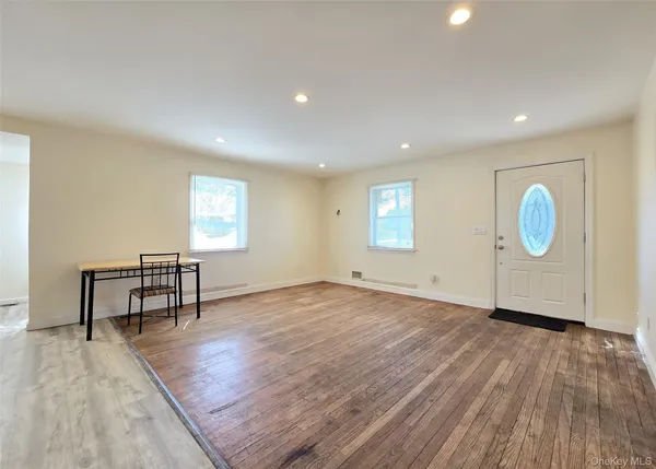 $499,999 | 393 McConnell Avenue, Bayport, NY 11705