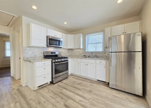 $499,999 | 393 McConnell Avenue, Bayport, NY 11705