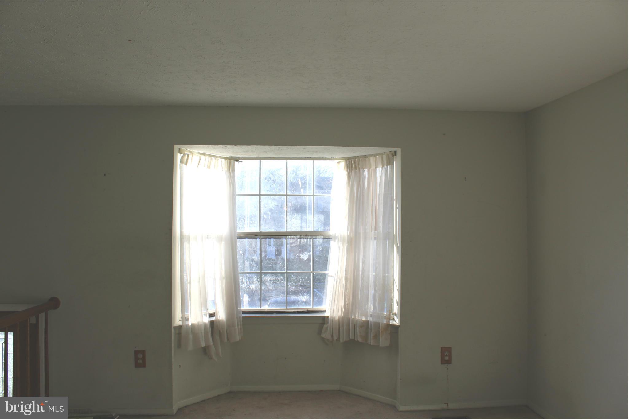 358 Rambling Ridge Court Pasadena, MD 21122 - Photo 2 of 6 a room with a window