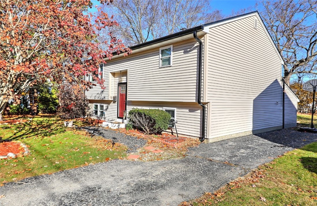 25 Riverside Avenue Johnston, RI 02919 - Photo 2 of 32 Gallery Image 2