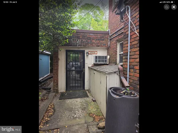 $1,500 | 2511 South Grant Street, Arlington, VA 22202