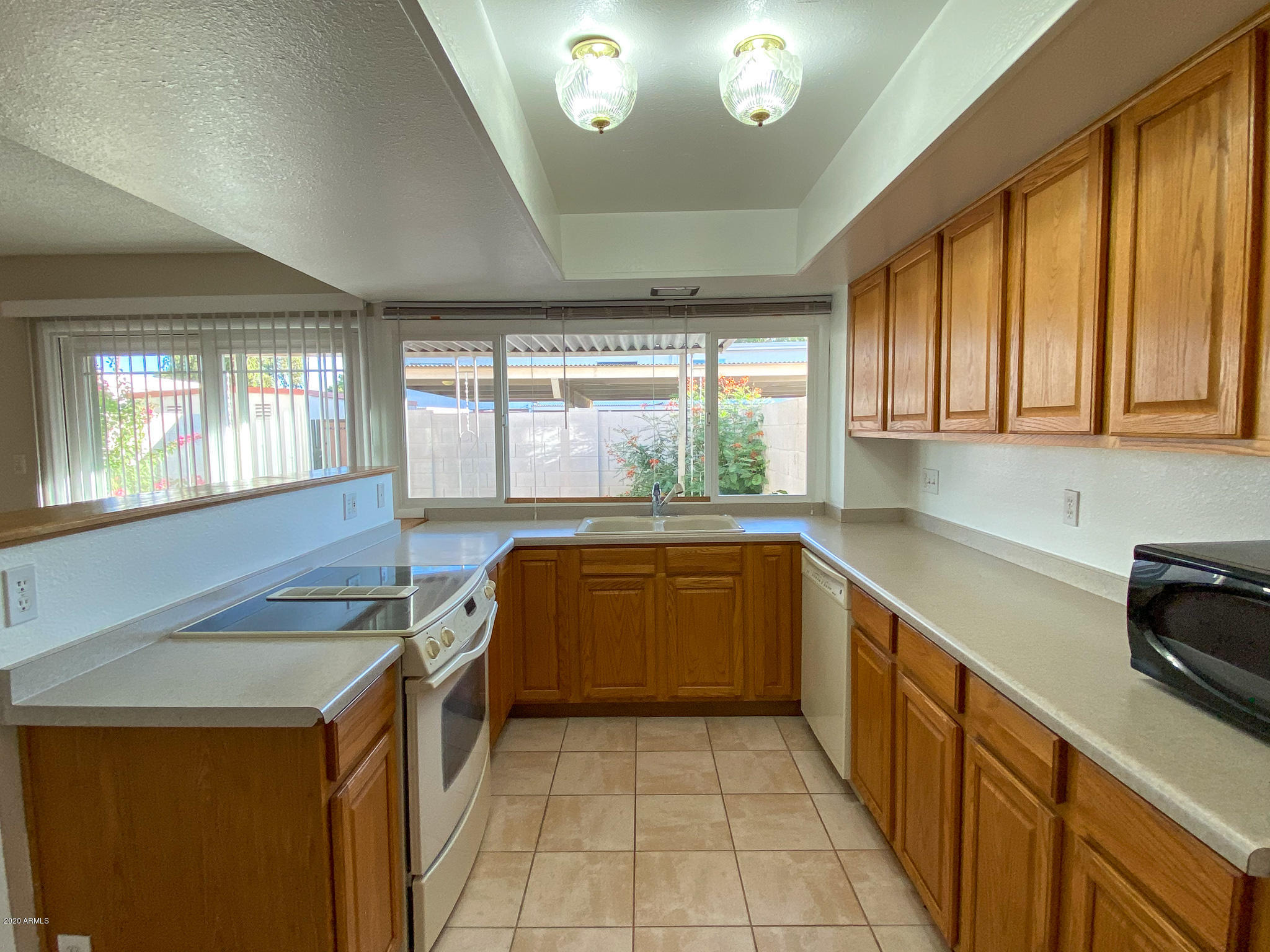 4004 North Granite Reef Road Scottsdale, AZ 85251 - Photo 9 of 31 Kitchen