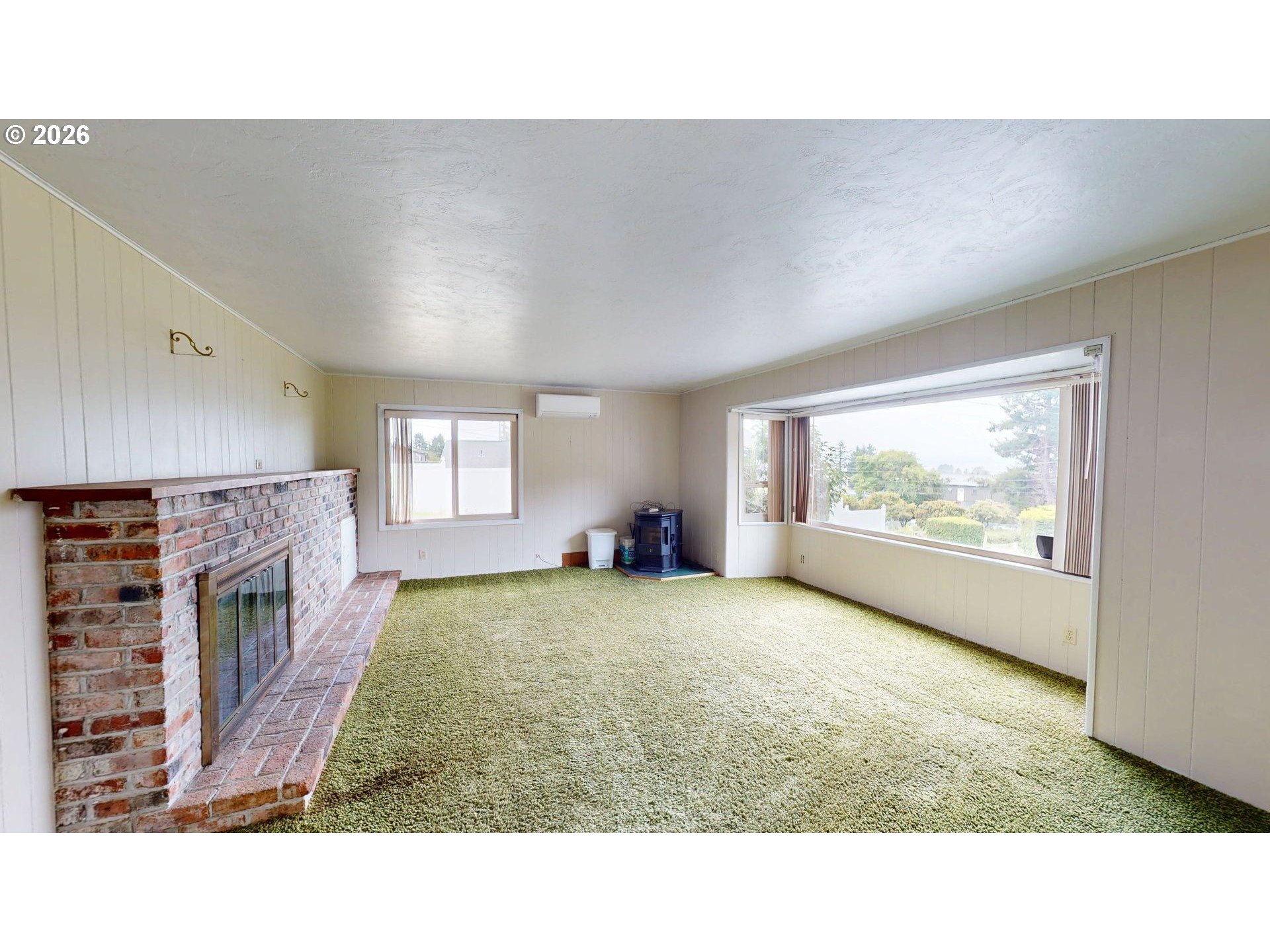 16005 Carson Lane Brookings, OR 97415 - Photo 13 of 36 Living Room