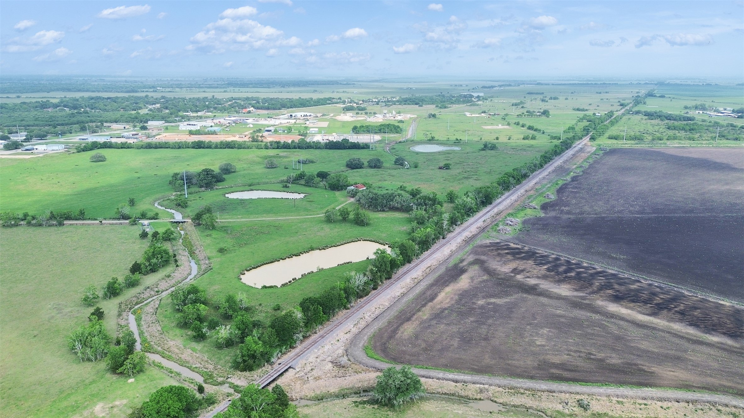 2100 Pine Knoll Road Bay City, TX 77414 - Photo 11 of 28 a view of a field with an ocean