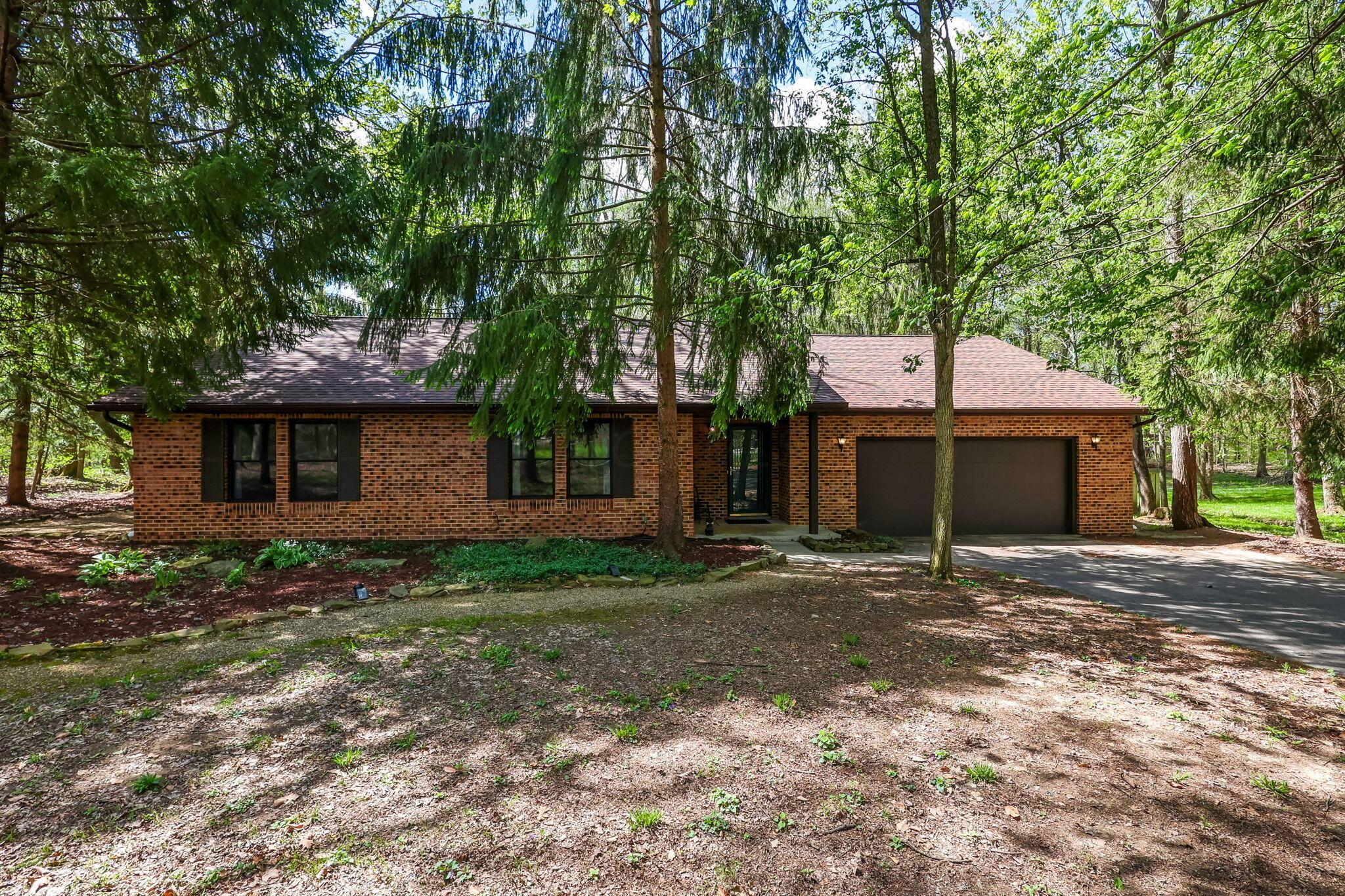 205 Forward Pass Road Southwest Pataskala, OH 43062 - Photo 1 of 62 1-web-or-mls-G02A9714 (2)
